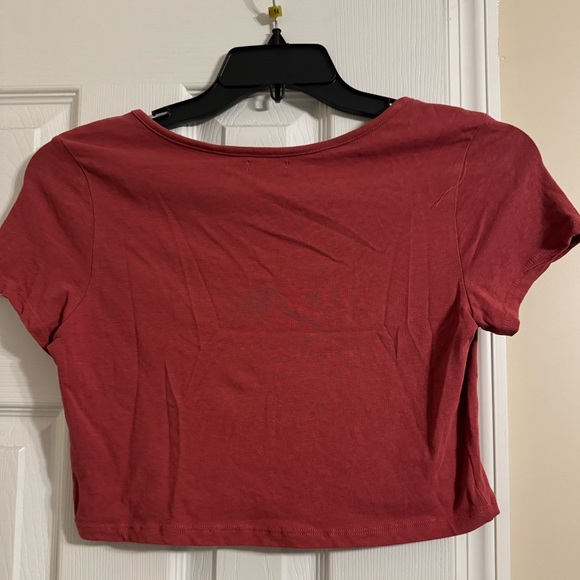 Cropped Top - Picture 2 of 3